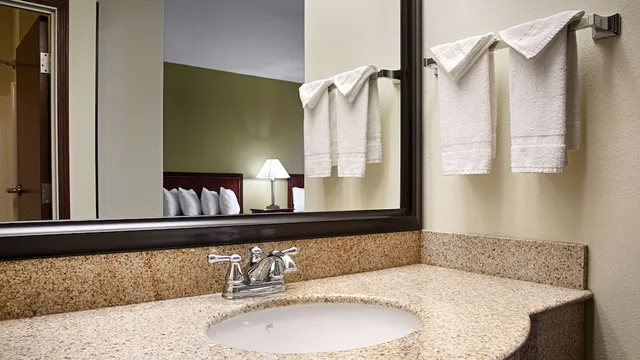 غرفة قياسية بسريرين كوين، Best Western Geneseo Inn 8/10