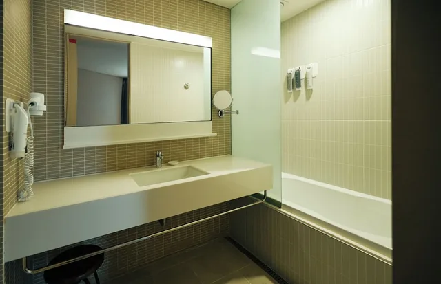 East Twin Bath، La Casa Hotel Seoul 8/9