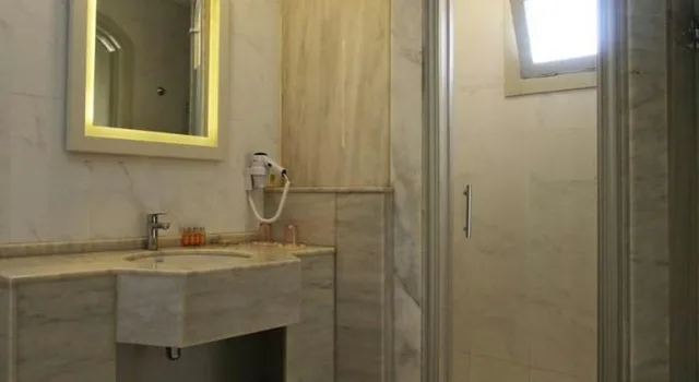 جناح جونيور، Alacati Kostem Hotel 3/3