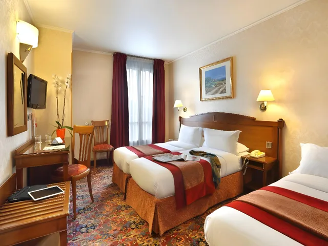 غرفة ثلاثية بسرير مزدوج، The Originals City Hotel Paix Republique Paris 3/3