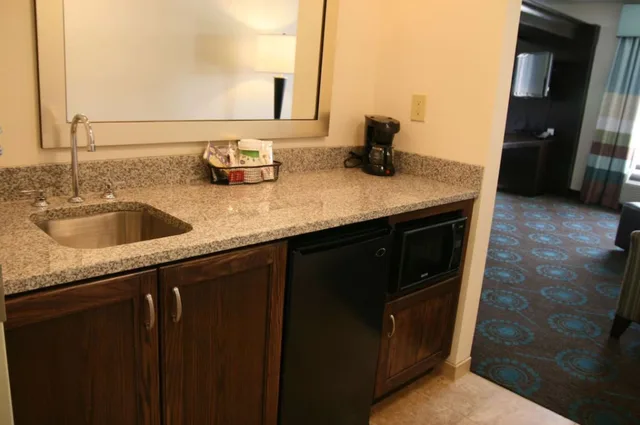 استوديو بسريرين كوين، Hampton Inn Suites Wilder 3/3