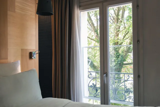 Cozy, Canal, Double Bed, with View، Le Citizen Hotel 4/6