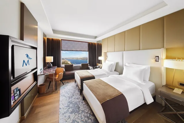 Club, Twin Beds, Bosphorus View, Sofa, Lounge Access، The Marmara Taksim 1/5