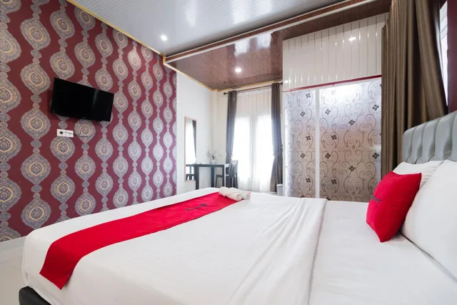 Superior, Double Bed, OYO 1648 Penginapan Three Joye 9/10