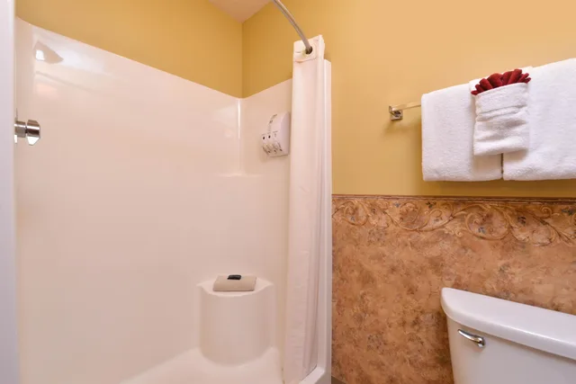 Room, 2 Queen Beds, Country Hearth Inn & Suites Edwardsville St. Louis 4/4
