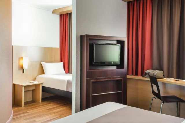 غرفة قياسية بسريرين منفصلين، Ibis Bayeux Port En Bessin 8/10