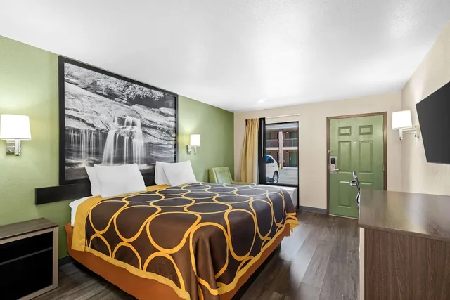 غرفة بسرير كينج لذوي الإعاقة، Super 8 by Wyndham Acworth/Atlanta Area GA 5/10