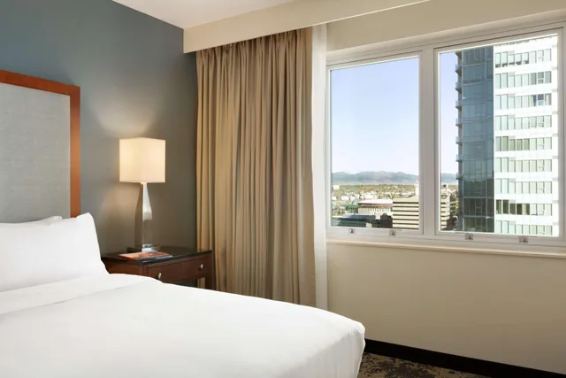 جناح بسرير كينج بإطلالة على الجبل بغرفتين، Embassy Suites By Hilton Denver Downtown Convention Center 3/4