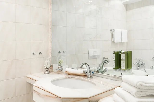 جناح جونيور، Victors Seehotel Weingartner 4/4