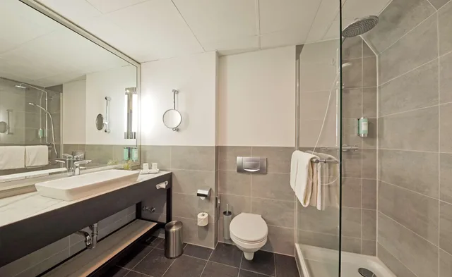 جناح، Radisson Blu Bremen 3/4