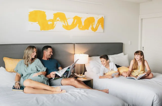 غرفة قياسية بسريرين مزدوجين بإطلالة على البحر، voco Gold Coast 7/8
