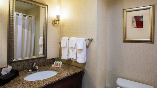 Standard, 2 Queen Beds, Holiday Inn Oklahoma City Airport 8/10