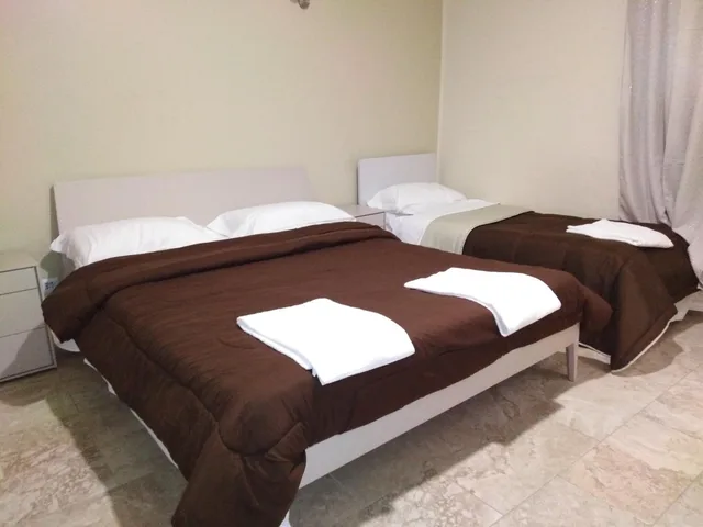 غرفة ثلاثية بحمام خاص، Emmy Hotel 3/8