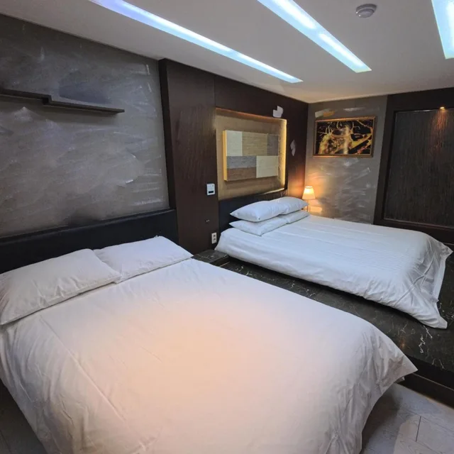 غرفة فاخرة بسرير مزدوج بجاكوزي، Friendly Dh Naissance Hotel By Mindrum Group 3/10