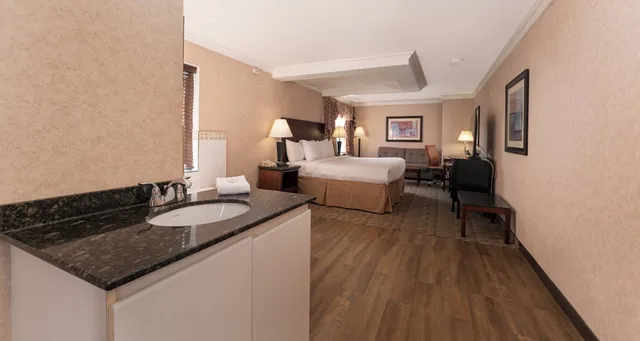 غرفة فاخرة بسرير كينج، Prestige Aberdeen Lodge Kamloops 6/6