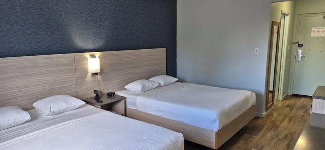 غرفة قياسية بسريرين كوين، Motel6 Niagara Falls, On - Near The Falls 4/10