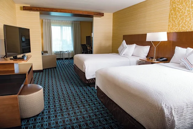 جناح بسريرين كوين مع أريكة لذوي الإعاقة، Fairfield Inn Suites Anderson 1/2