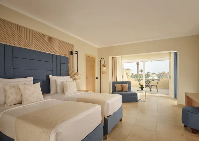 غرفة قياسية بإطلالة على الحديقة، Coral Sea Water World Resort 1/2