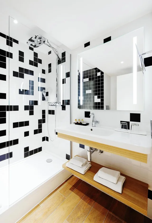 غرفة تنفيذية بسرير كينج بشرفة، Grand Hotel Bregenz - MGallery Collection 4/5