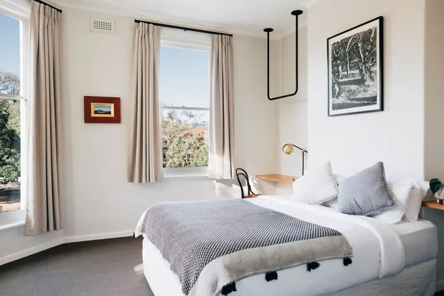 غرفة قياسية بسرير كوين، NAUGHTONS PARKVILLE HOTEL 3/9