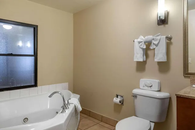 جناح سوبيريور بسرير كينج، Comfort Suites Barstow Near I-15 3/3