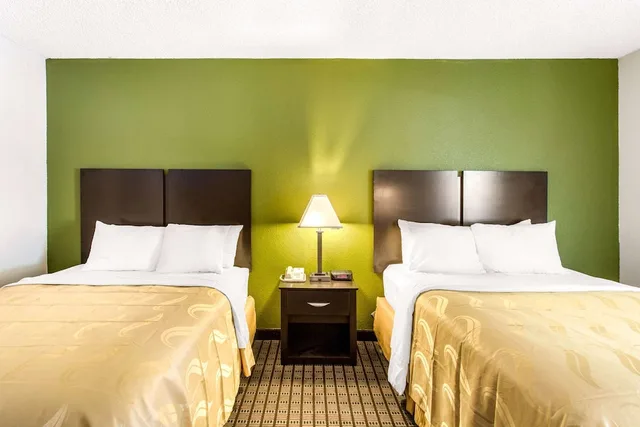 غرفة بسريرين كوين لذوي الإعاقة، Quality Inn Stateline 2/3