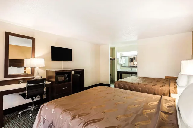 Standard, 2 Queen Beds, Smoking, Quality Inn South Boston - Danville East 2/3