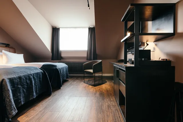 Urban, Queen Bed, Sauna، Exeter Hotel 9/10