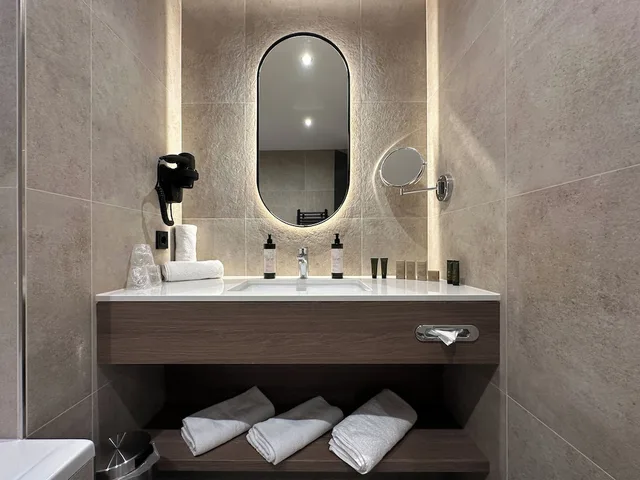 جناح عائلي بسرير كينج وأسرّة بطابقين، Van der Valk Hotel Gladbeck 3/3