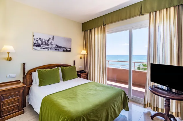 شقة سوبيريور بسرير مزدوج بإطلالة على البحر مع أريكة، Sunway Playa Golf Sitges 2/4