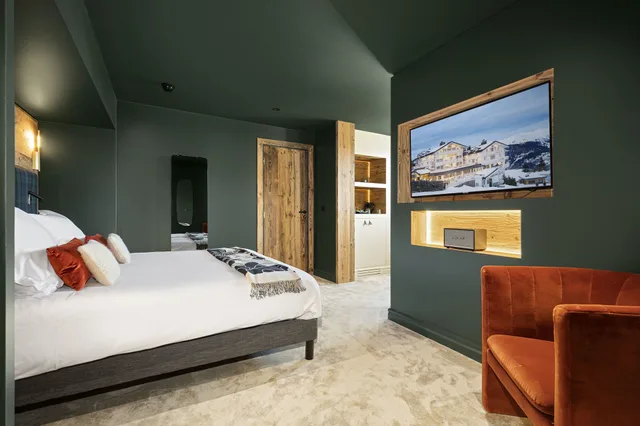 جناح جونيور بسرير كوين مع أريكة، Hotel Le Chabichou 3/10