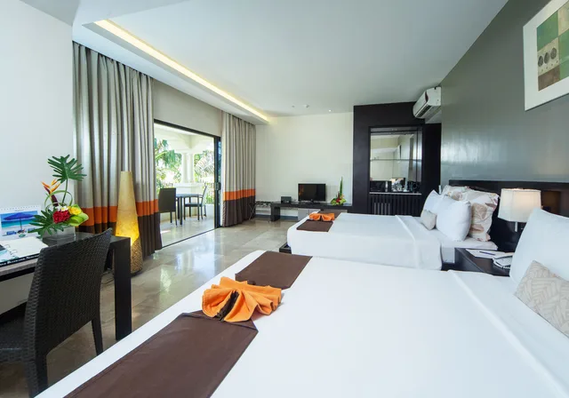 Premier, Fairways And Bluewater Newcoast Boracay 2/7