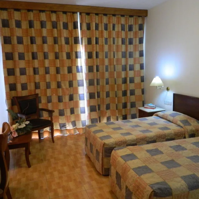 غرفة ثلاثية بسرير فردي، M. Moniatis Hotel 1/10