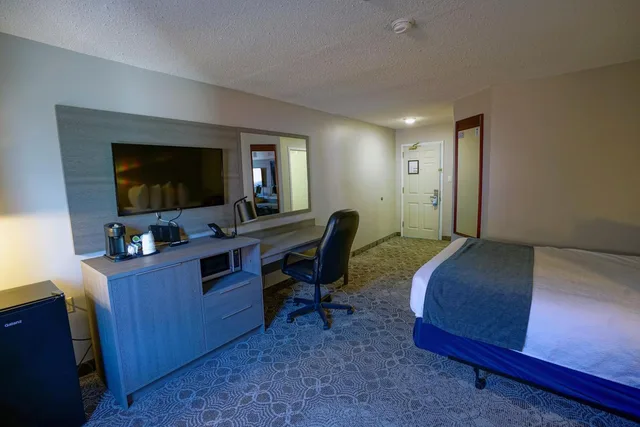 غرفة ديلوكس بسرير كوين، Travelodge Hotel Sudbury 2/4