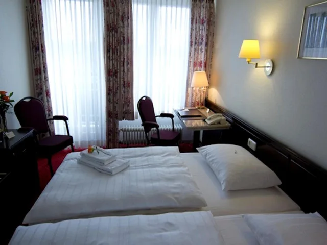 غرفة قياسية بسرير كينج، Sachsenwald Hotel Reinbek 4/7