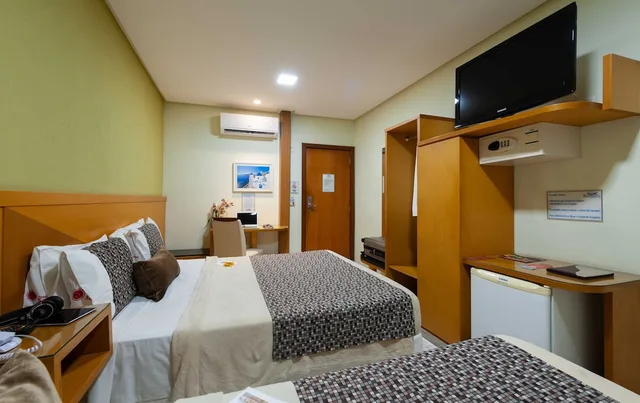 غرفة قياسية ثلاثية بسرير مزدوج وسرير فردي، Hotel Santorini 2/7