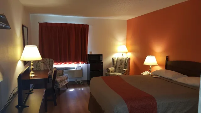 غرفة بسرير كوين لغير المدخنين، Motel6 Saukville, WI 5/10