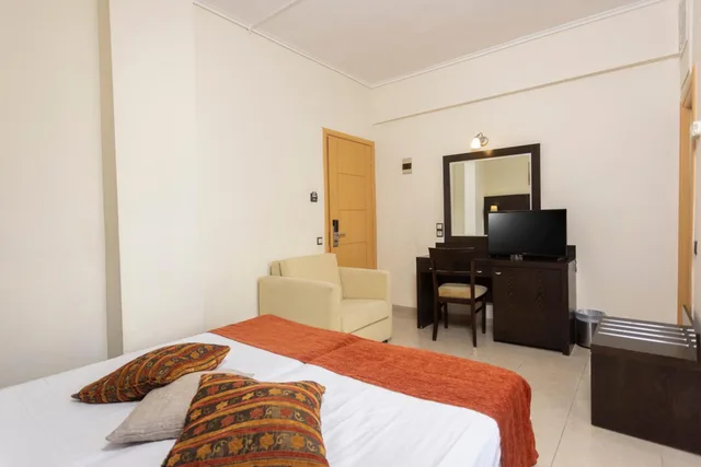 غرفة بسريرين منفصلين بإطلالة جزئية على البحر، Hanioti Grandotel 5/6
