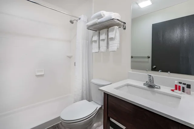 غرفة عائلية بسرير كينج، Travelodge by Wyndham Lovell/Bighorns 4/4