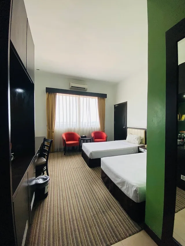 Family, 1 Double and 1 Single Bed, Hotel Seri Malaysia Kepala Batas 2/2