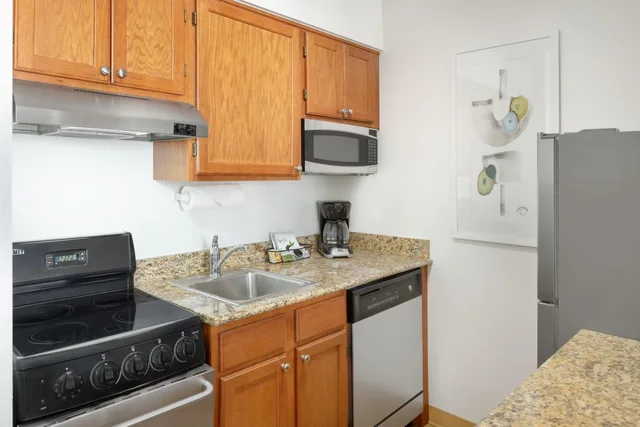 جناح بسرير كوين بغرفة نوم واحدة مع أريكة، Towneplace Suites Findlay 7/7