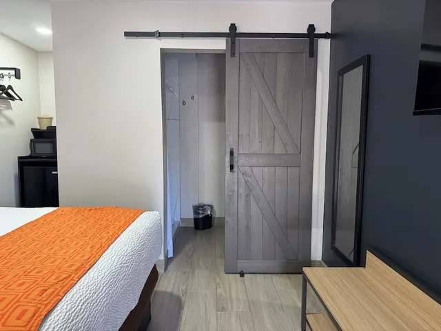 غرفة بسرير كينج، Flagstaff University West 5/10