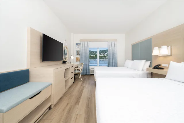 غرفة بسريرين كوين بحوض استحمام لذوي الإعاقة، Hampton Inn by Hilton St. Thomas 1/2