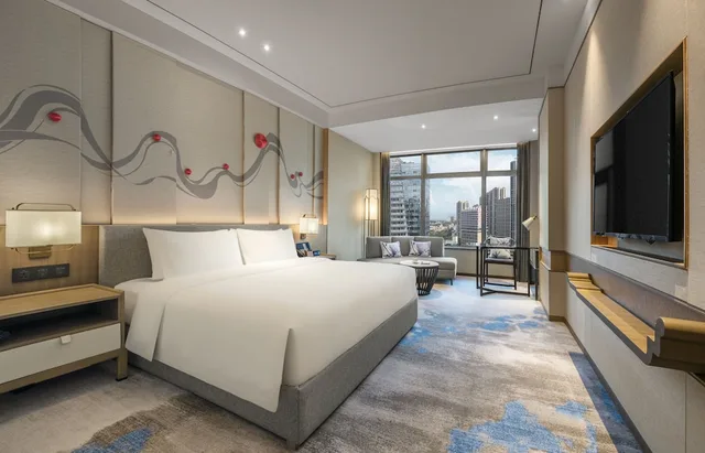 Deluxe, King Bed, City View, Smoking, Wyndham Garden Foshan Jinshazhou 1/1