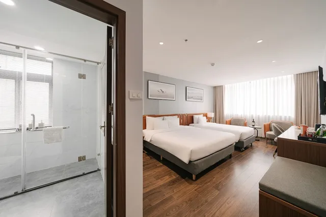 Deluxe, King Bed, City View, San Seize Hanoi Hotel 6/10