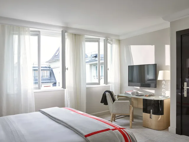 غرفة كلاسيكية مفردة بسرير كوين، Hotel Plaza Athenee 1/7
