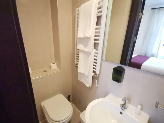 Luxury Double room, The Royale Chulan Hyde Park 7/9
