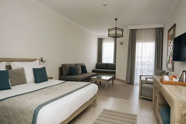 غرفة سوبيريور ديلوكس بسريرين منفصلين بإطلالة على المسبح، JAZ Casa Del Mar Resort (Ex Iberotel casa Del Mar) 1/4