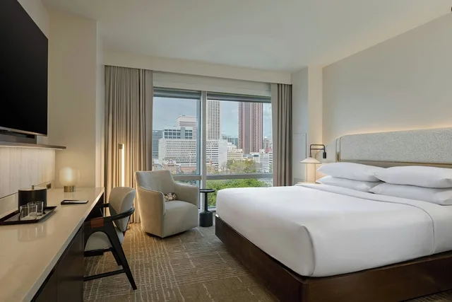 Deluxe, King Bed, W Atlanta Downtown 1/10