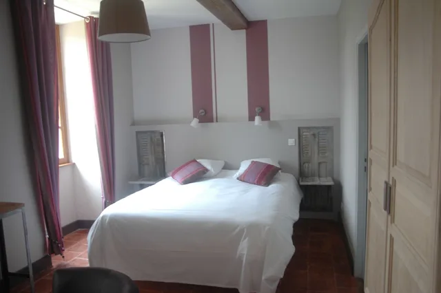 غرفة ديلوكس بسرير كوين، HOTEL CHATEAU DE PALAJA 5/10